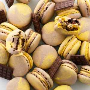 Csokis kekszes macaron – SUGAR! Cukrászda