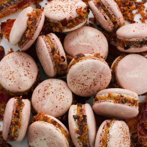 Baconös karamellás macaron – SUGAR! Cukrászda